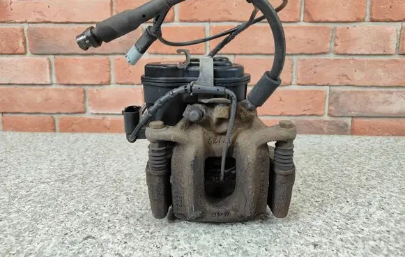 BMW X3 F25 Rear brake caliper 6791018