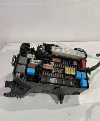 Toyota Auris E180 Fuse module 7852XA1