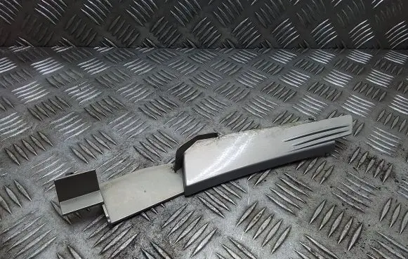 Opel Zafira B Fender end trim 13142286