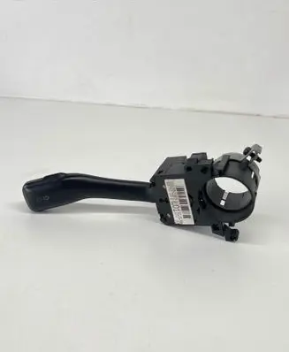 Volkswagen Golf IV Indicator stalk 8L0953513G 202852ATW