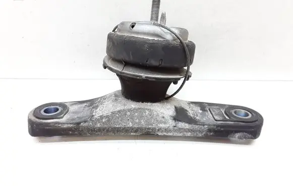 Volvo V50 Engine mount bracket 30778953 31277073