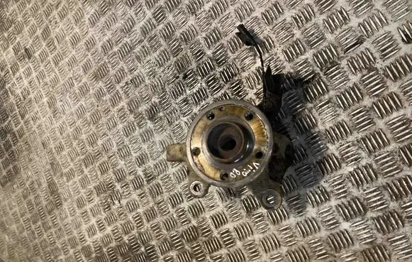 Mercedes-Benz Vito Viano W447 Front wheel hub A4473300720 4473300720