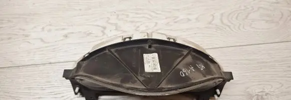 Mercedes-Benz A W168 Speedometer (instrument cluster) 09051649902