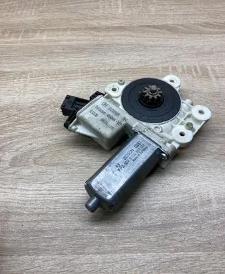 Opel Vectra C Front door window regulator motor 9178988 0130822012