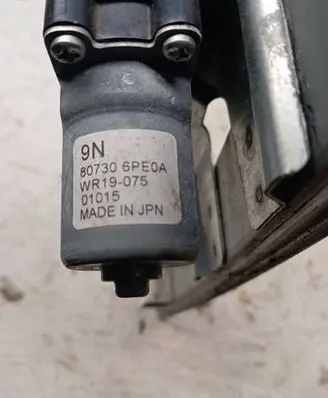 Nissan Juke II F16 Front door electric window regulator 807306PE0A 01015 WR19075