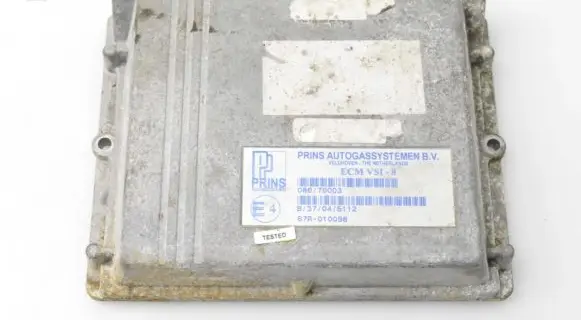 Volvo V70 Engine control unit/module 67R010098