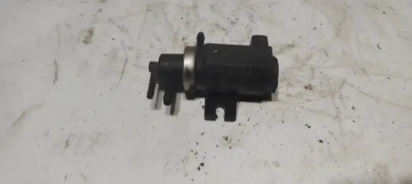 Audi A4 S4 B5 8D Turbo solenoid valve 1H0906627 97T037 72190320