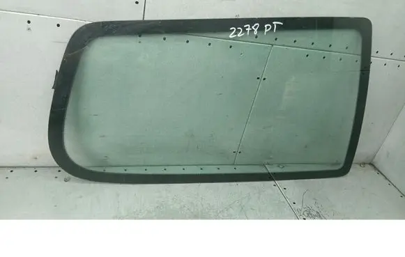 Volkswagen Polo III 6N 6N2 6NF Rear side window 