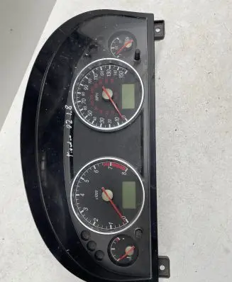 Ford Mondeo Mk III Speedometer (instrument cluster) 1S7F10841 44ZU187