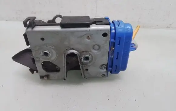 Audi A4 S4 B5 8D Front door lock