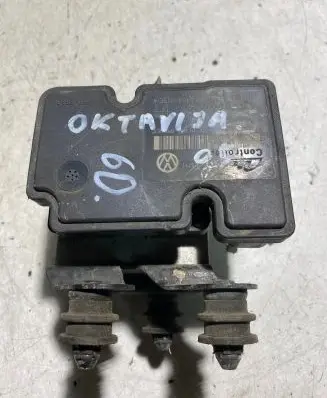 Skoda Octavia Mk2 (1Z) ABS Pump 1K0907379AK 10097003293 000404913E4