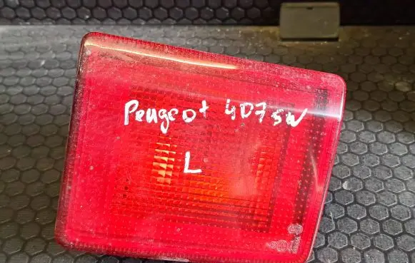 Peugeot 407 Rear fog light 