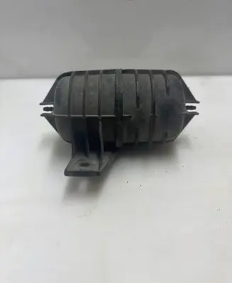 Vacuum air tank