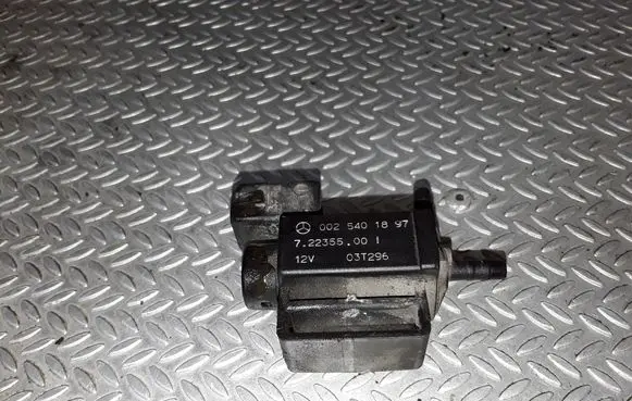 Mercedes-Benz E W211 Valve vacuum 0025401897