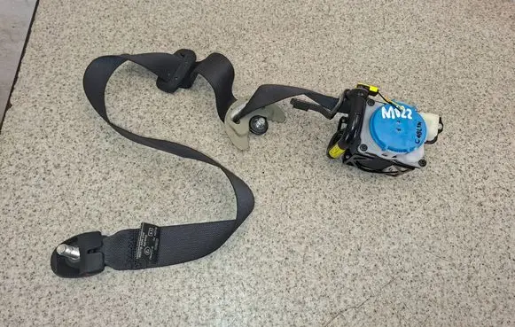 KIA Carens III Front seatbelt 88810A4000 100169 20140620