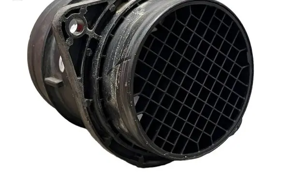 Volkswagen Polo V 6R Mass air flow meter F00C2G8017