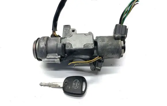 Toyota Avensis T250 Ignition lock