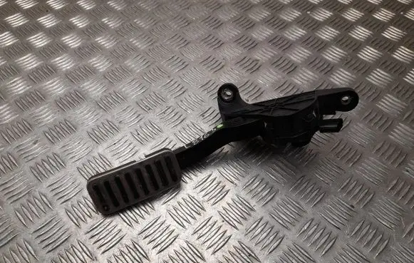 KIA Ceed Accelerator throttle pedal 32700G4930