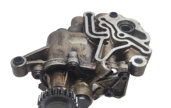 Audi A4 S4 B8 8K Oil pump 06H115105AF