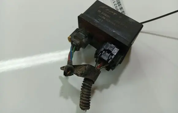 Fiat Doblo Glow plug pre-heat relay 0281003043