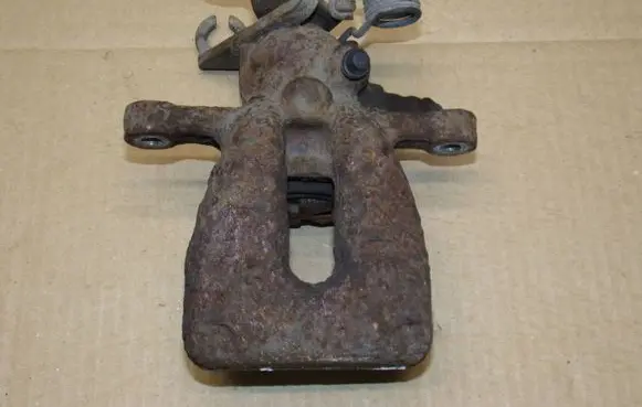 Mitsubishi Colt Rear brake caliper