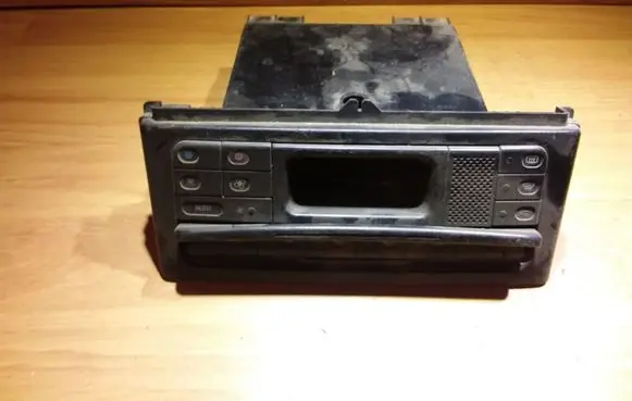 Renault Laguna I Climate control unit 9140010047 7700822861D