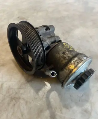 Toyota Corolla Verso AR10 Power steering pump 12160