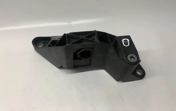 Chrysler Pacifica Radiator support slam panel bracket 68292238AA