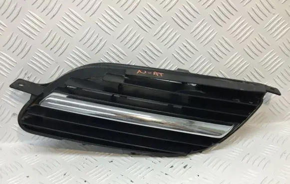 Nissan Almera Tino Front bumper lower grill 62330BU00