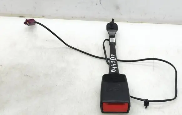 Ford Focus Front seatbelt buckle BM5161208ABW 620392200B S8GCD