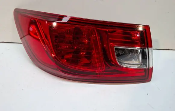 Renault Clio IV Rear/tail lights S27639484 265553021R
