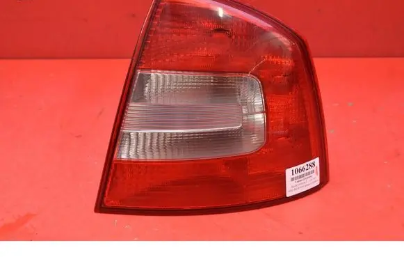 Skoda Octavia Mk2 (1Z) Rear/tail lights 1Z5945096B