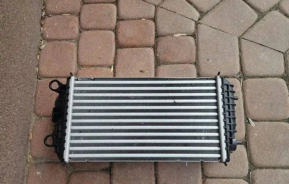 Opel Mokka B Intercooler radiator 9825341380