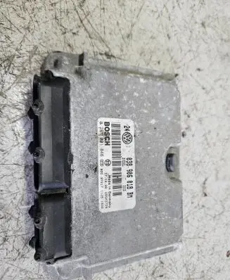 Volkswagen Golf IV Engine control unit/module 038906018BM 0281001846
