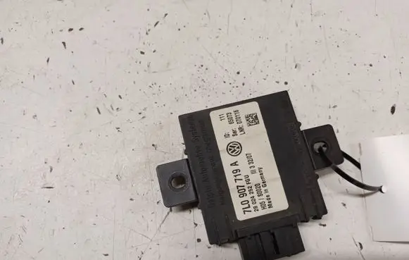 Volkswagen Touareg I Alarm control unit/module 7L0907719A 28024252FGU