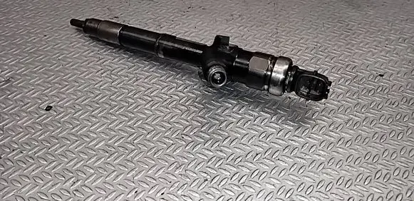 Nissan X-Trail T30 Fuel injector AW402AW4
