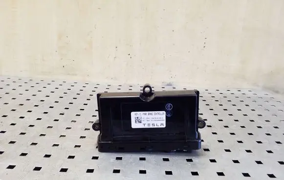 Tesla Model S Hand brake control module 100761800E