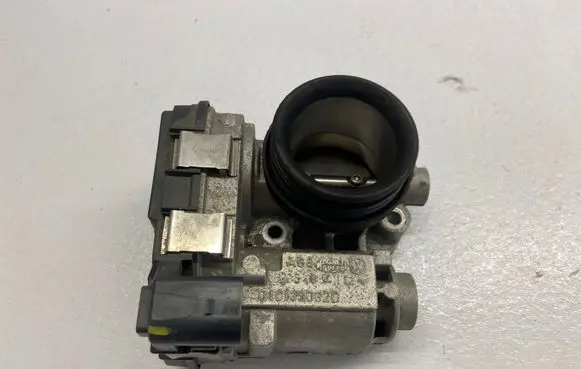 Skoda Fabia Mk3 (NJ) Throttle valve 04C133062D