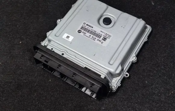 BMW 5 F10 F11 Engine control unit/module 8513242 13618513242 13618518891