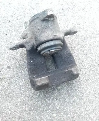 Volkswagen PASSAT B6 Rear brake cylinder 72340197