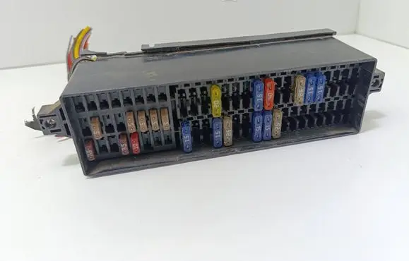 Volkswagen Caddy Fuse module 0936273355