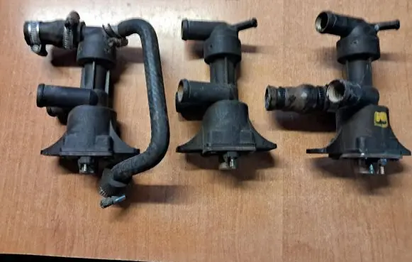 Mercedes-Benz S W126 Coolant heater control valve 0008303784