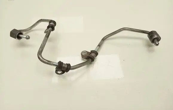 Volkswagen Golf VI Fuel main line pipe