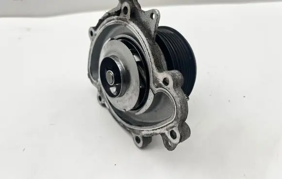Mercedes-Benz E W212 Water pump 