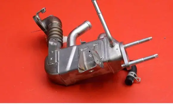 Nissan Qashqai EGR valve cooler 6VU0A