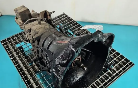 Manual 5 speed gearbox