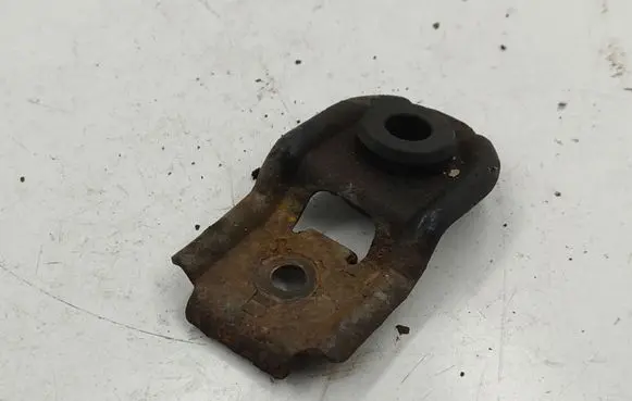 Subaru Legacy Radiator mount bracket