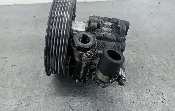 Audi A4 S4 B7 8E 8H Power steering pump