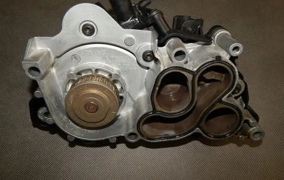 Skoda Rapid (NH) Water pump 04E121121K