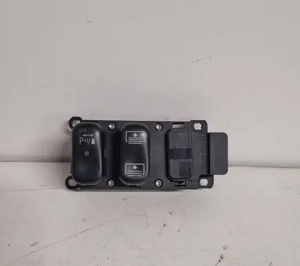 Mercedes-Benz S W220 Hazard light switch 2208207010 33045701 11173271001